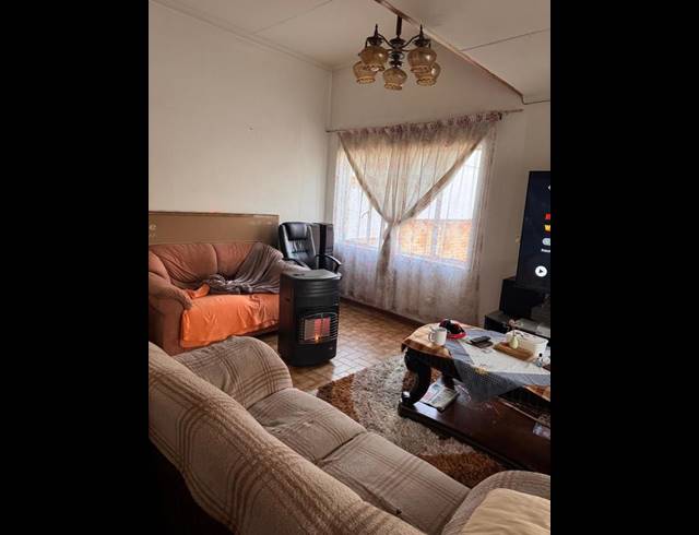 2 BEDROOM HOUSE FOR SALE IN RICHMOND